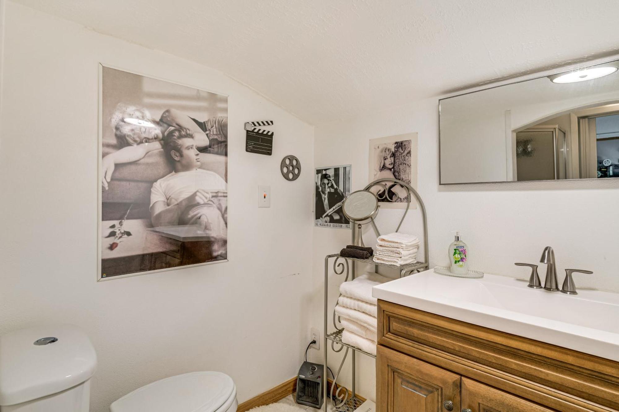College Station Getaway With Hot Tub And Courtyard! 빌라 외부 사진