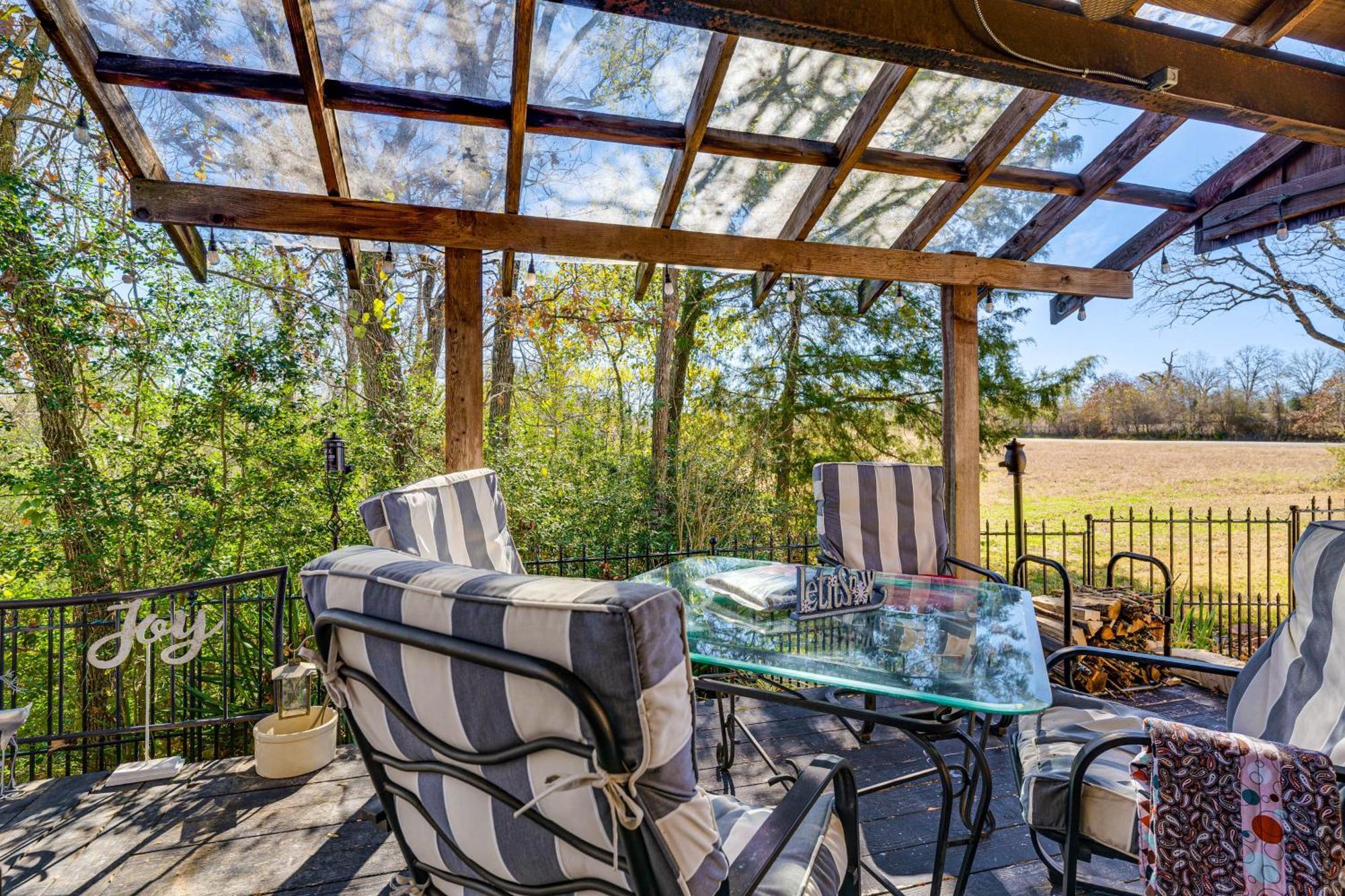 College Station Getaway With Hot Tub And Courtyard! 빌라 외부 사진